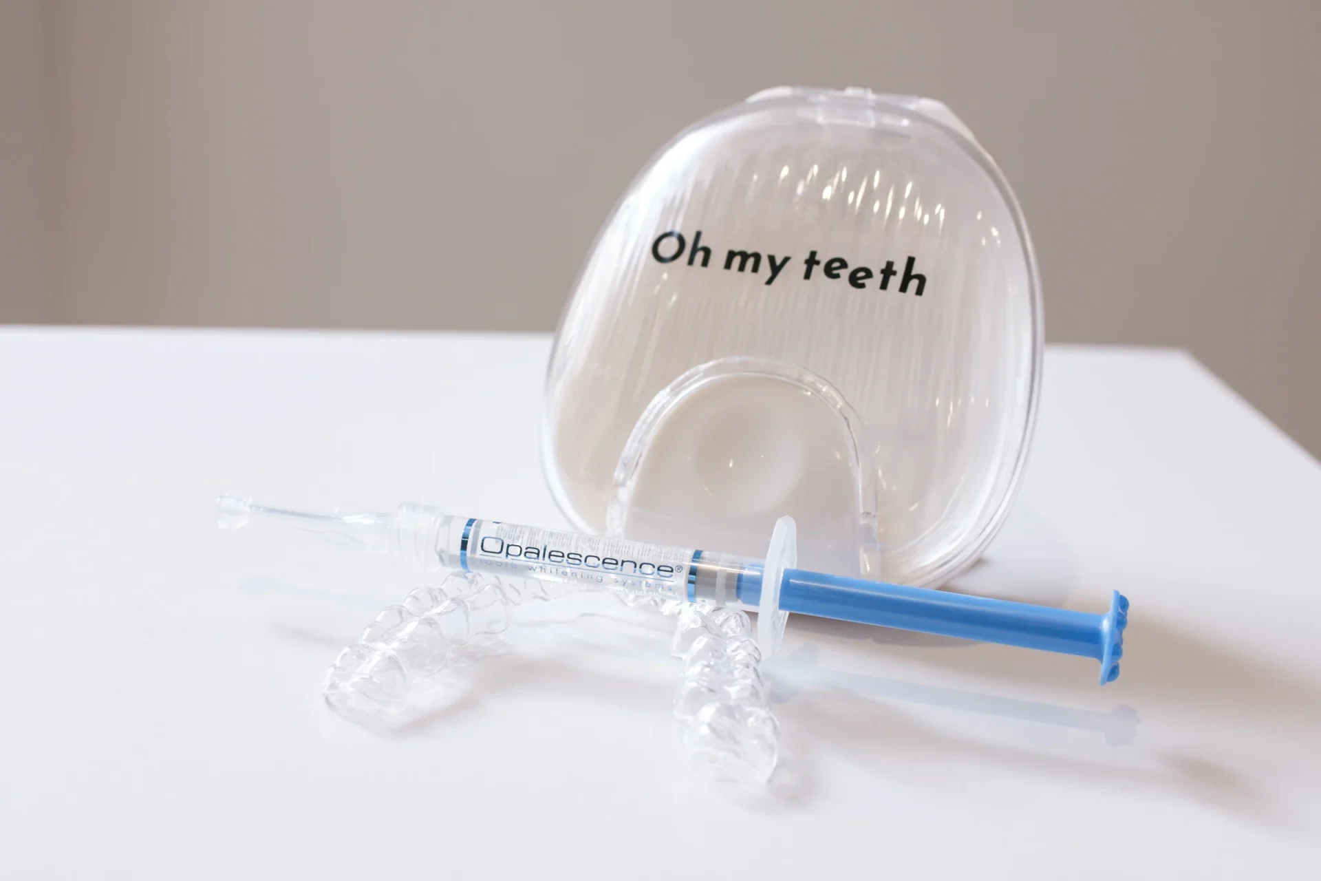 白い歯を、オンラインで。まったく新しいホワイトニング体験