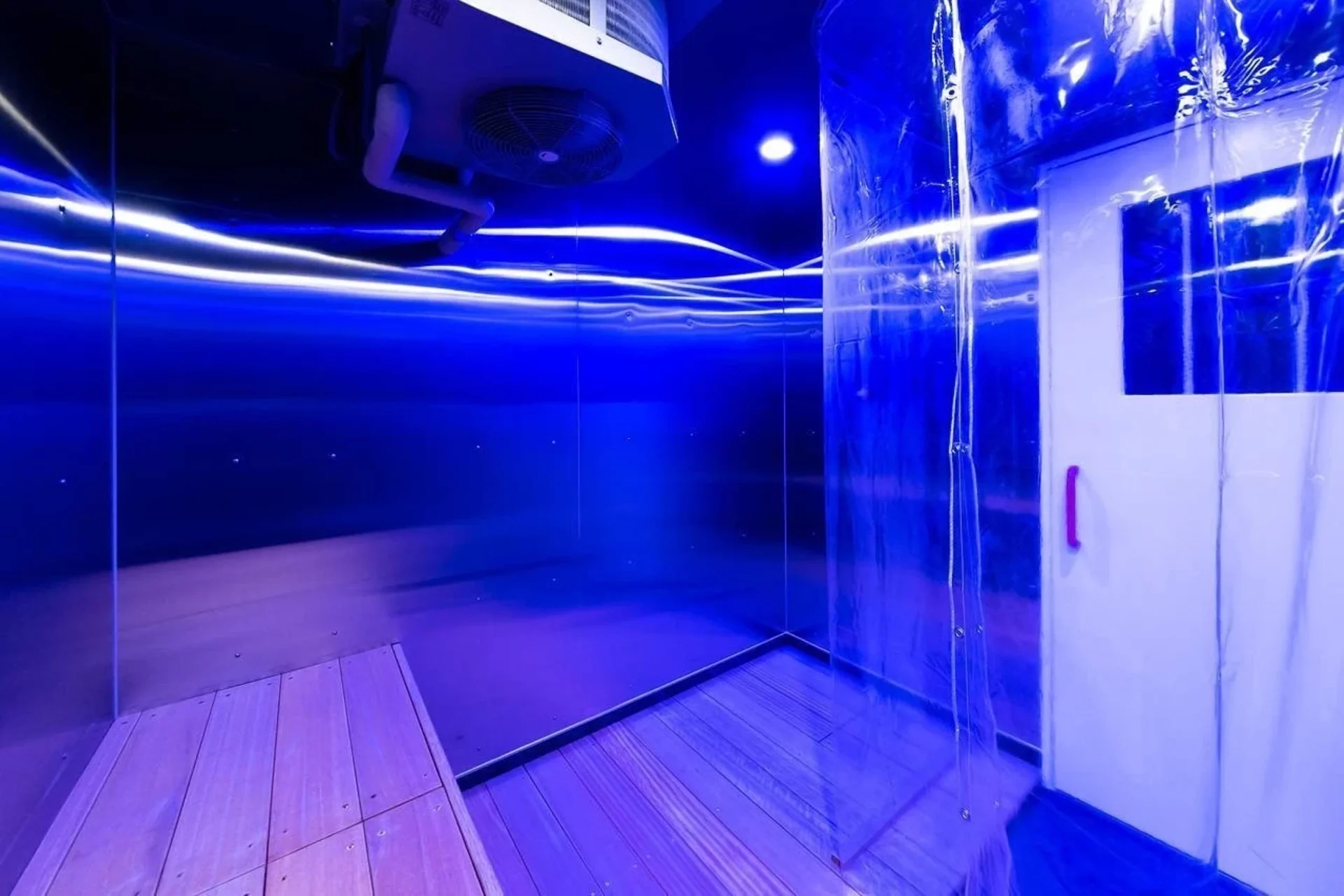 激熱120°Cサウナ×極寒-6°C冷却室